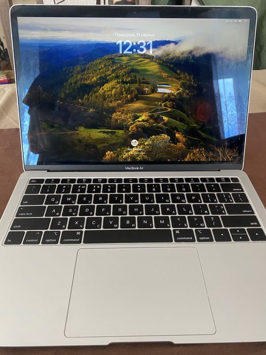 Продаю MacBook Air 13