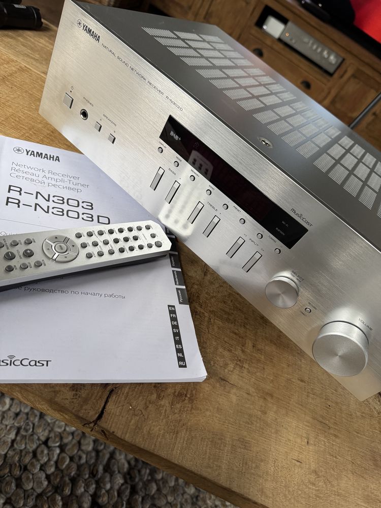 Yamaha R-N303 D wzmacniacz/ amplituner MusicCast