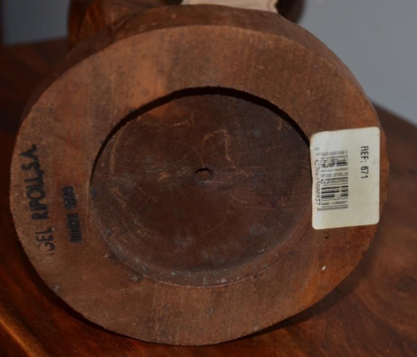 Estatueta esculpida em Madeira Maciça – Músico Violinista