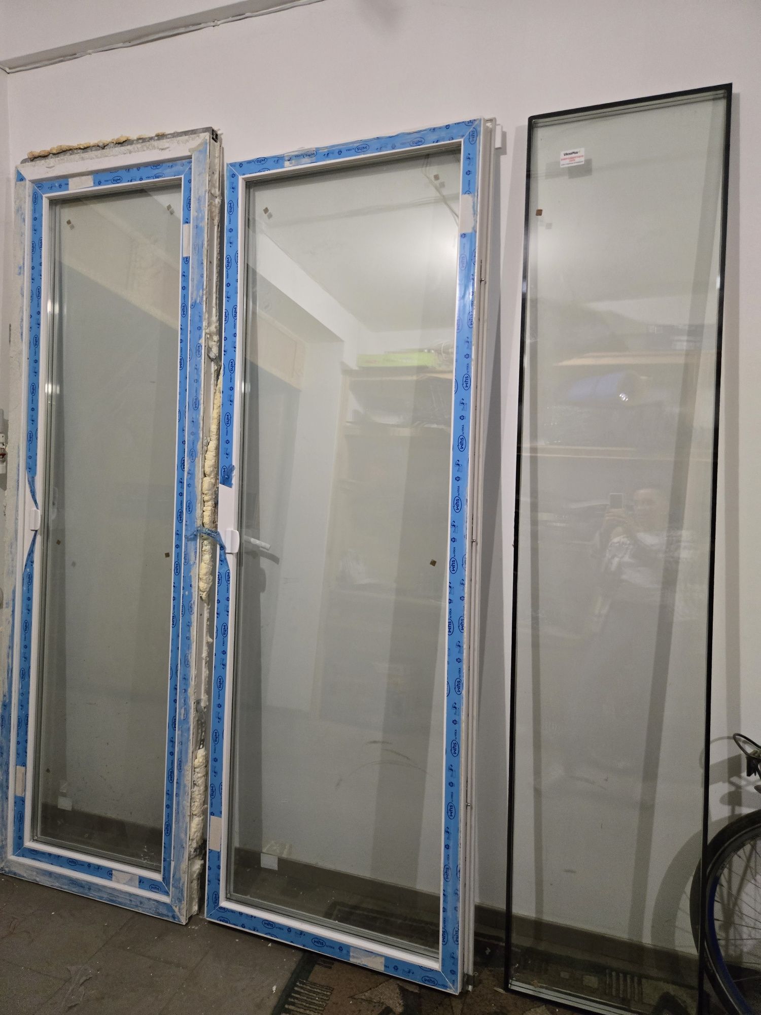 Продам 2 панорамних вже демонтованих вікна, не вживані