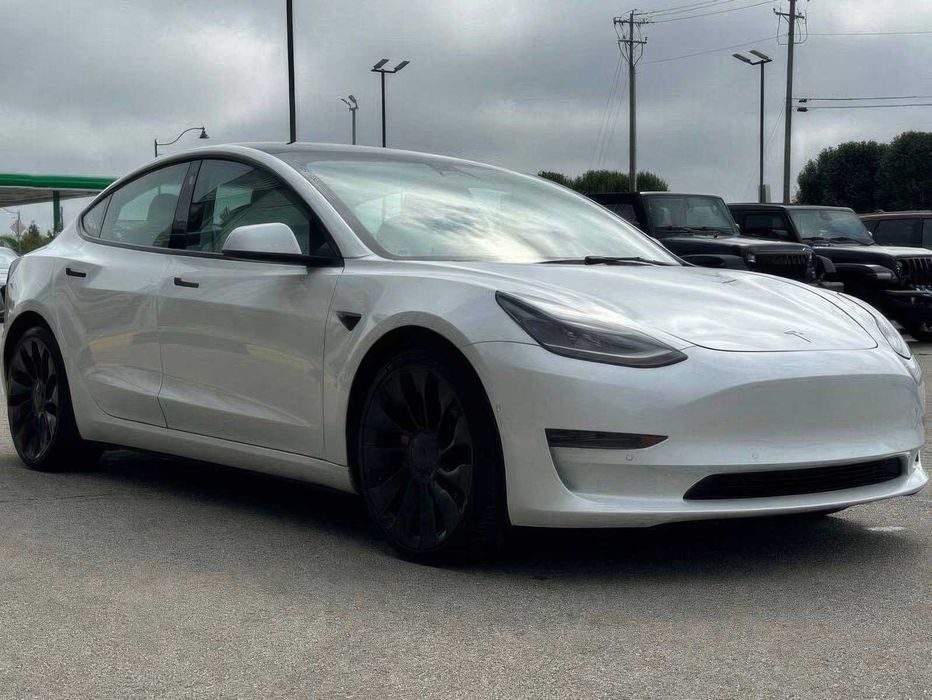 Tesla Model 3 Performance      2022