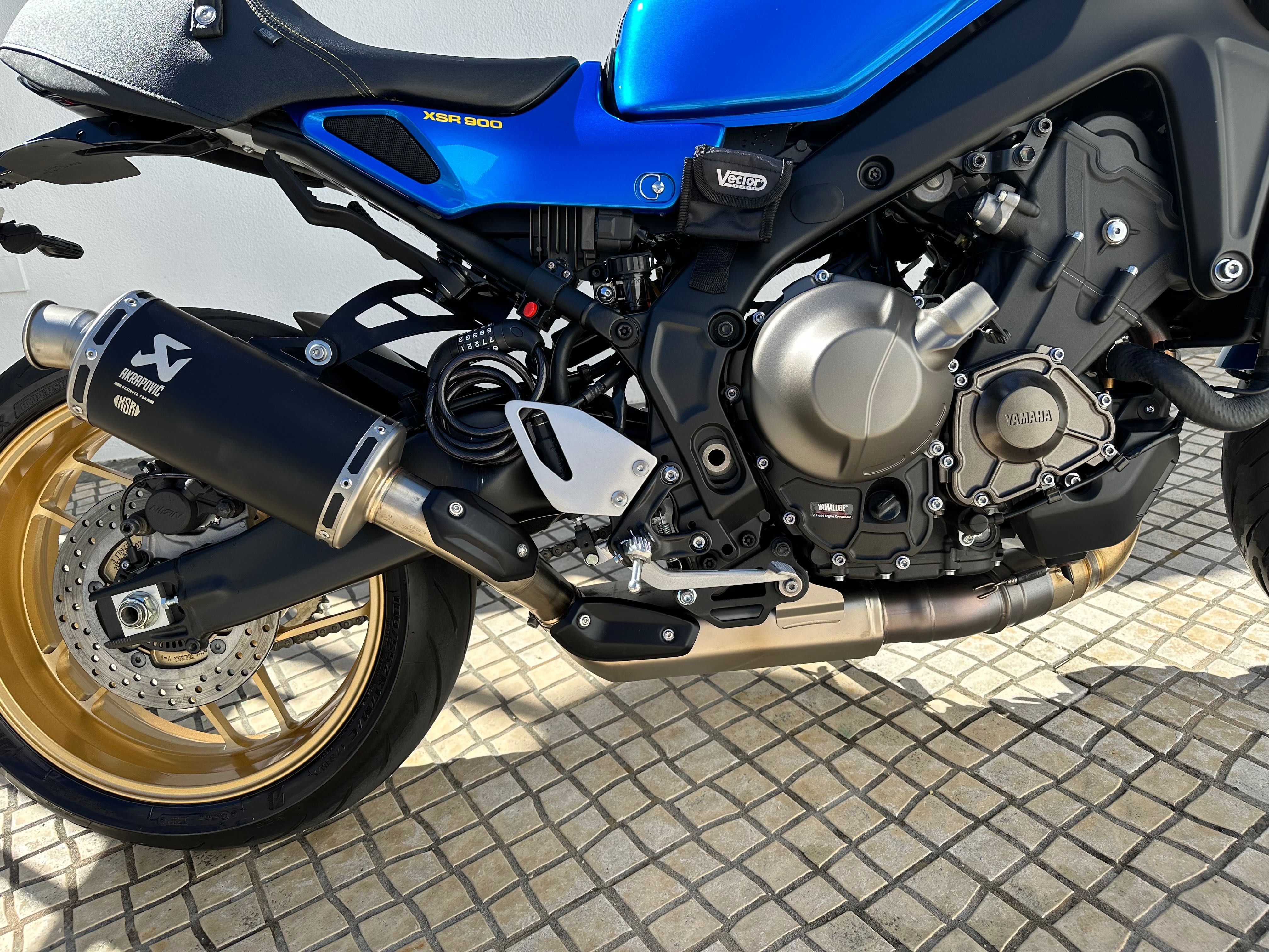 Mota Yamaha XSR 900