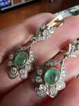 Золотые серьги 750пр.с якутскими бриллиантами и изумрудами