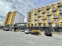 Продаж 3 кімнатної квартири на вул. Навроцького4 в новобудові Аурум
