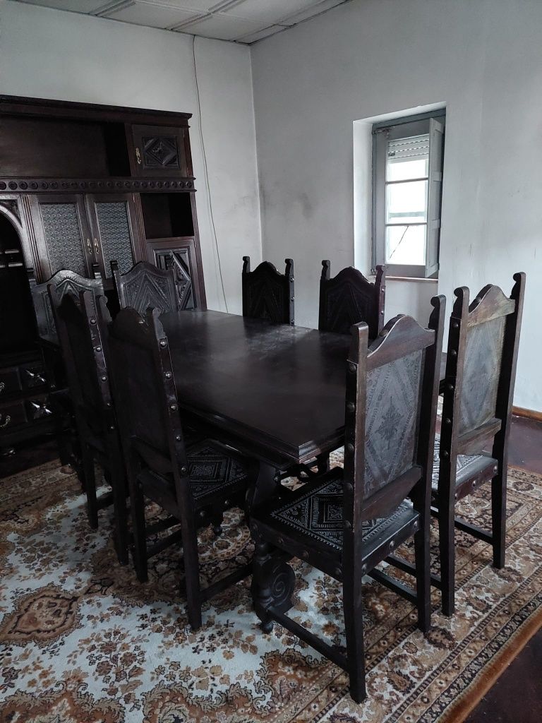 Mesa de sala de Jantar em Mogno