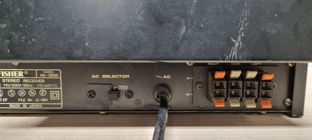 Amplituner hi-fi stereo FISHER RS-3050