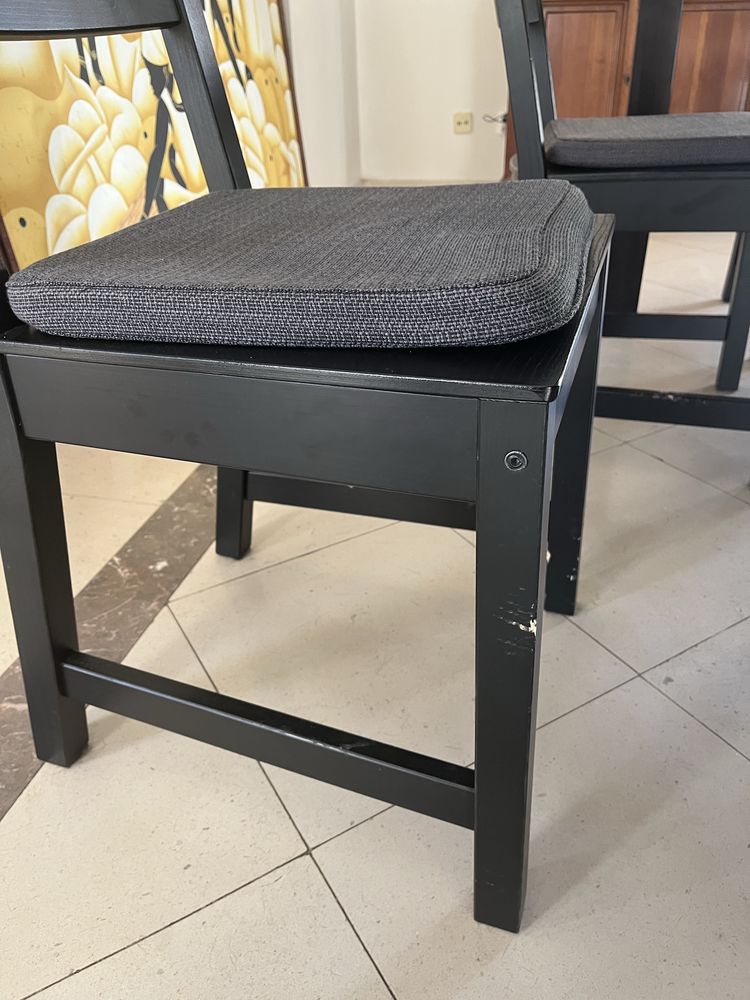 Mesa de jantar preta