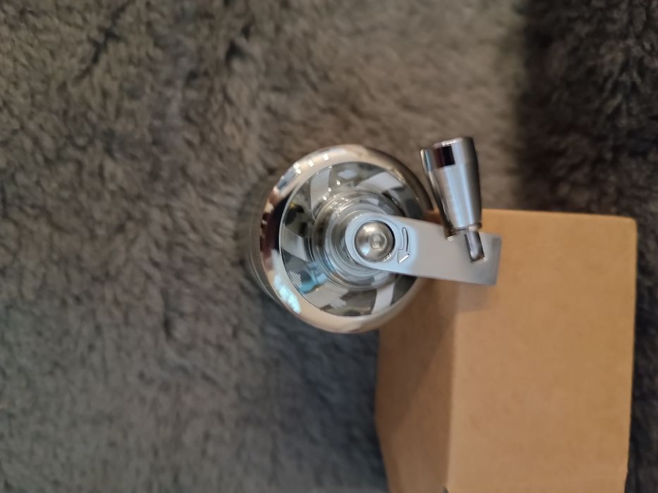 Młynek do ziół tytoniu zioła 4 warstwowy nowy stal nierdzewna