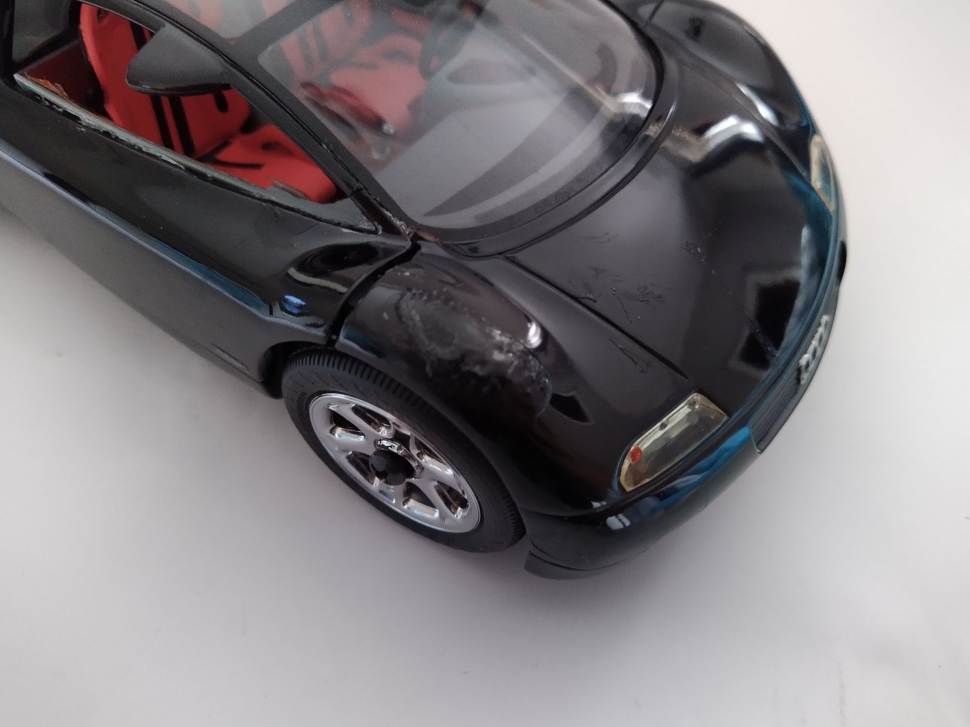 Audi Avus Revell Skala 1:18