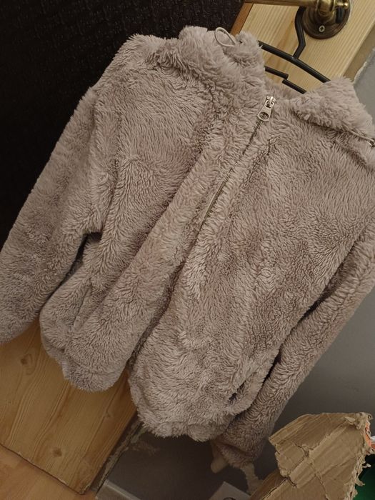 Piękne i ciepłe futerko Bershka R. XS