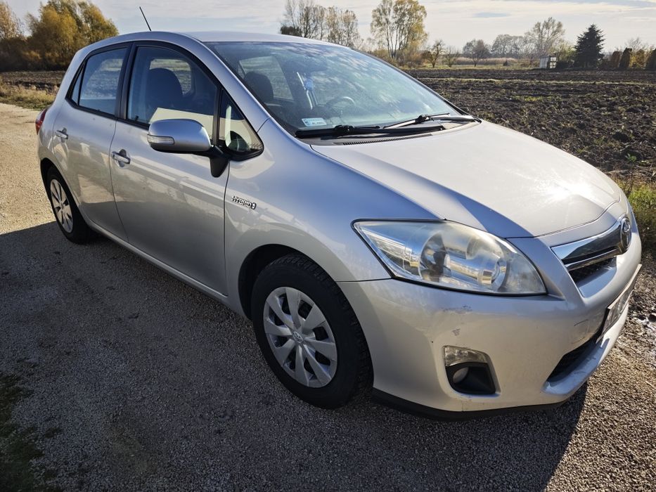 Toyota Auris 1.8 chybryda LPG