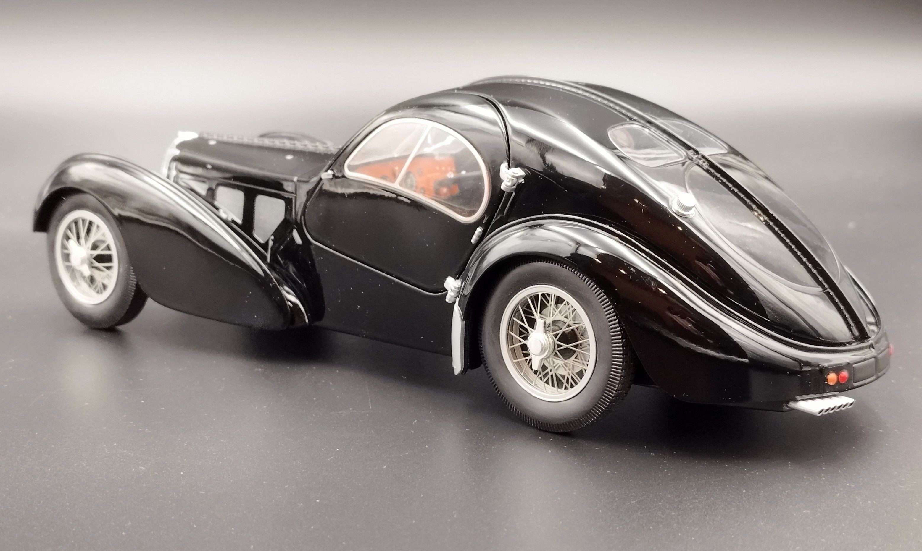 1:18 Solido 1937 Bugatti Type 57 Atlantic Black model nowy