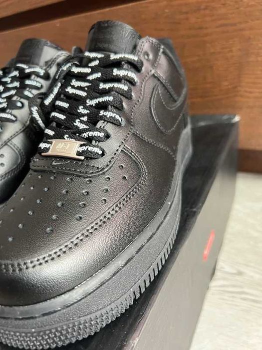 Buty meskie Nike Air Force 1 Low Supreme Black R.40