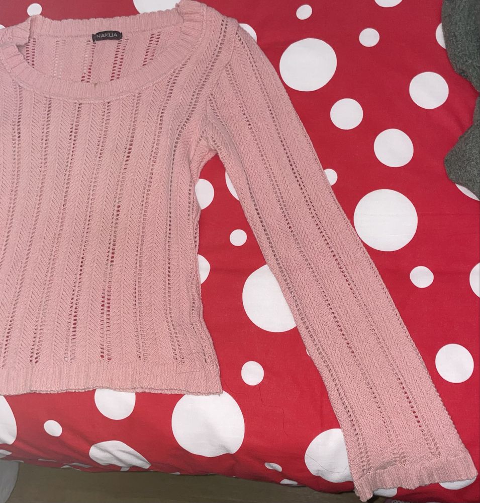 Camisola malha com “buracos”