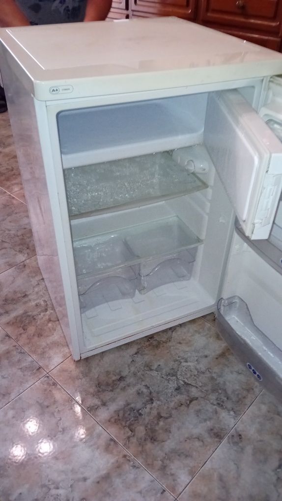 Frigorifico pequeno