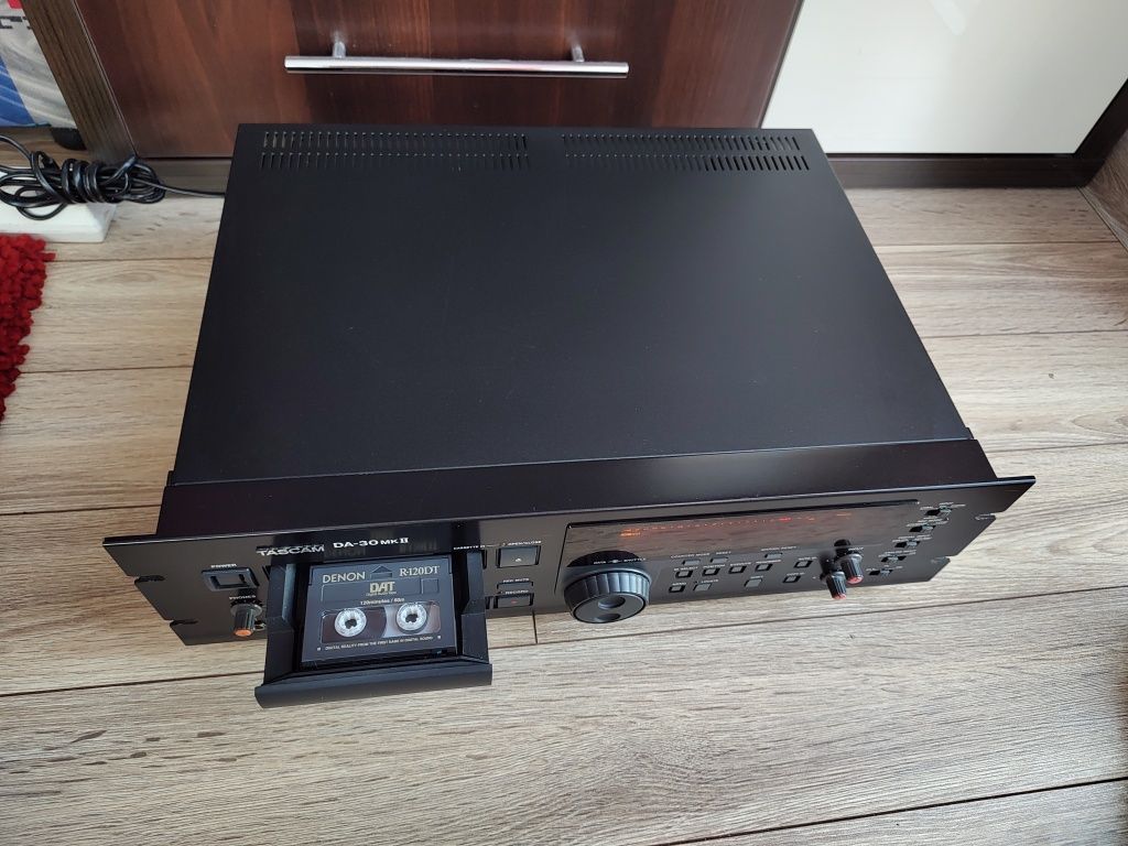 Tascam DA-30 MKII dat odtwarzacz DAT Japan