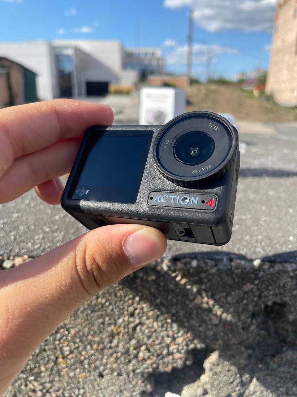 Екшн камера DJI Osmo Mobile 4 в ідеальному стані, з комплектом