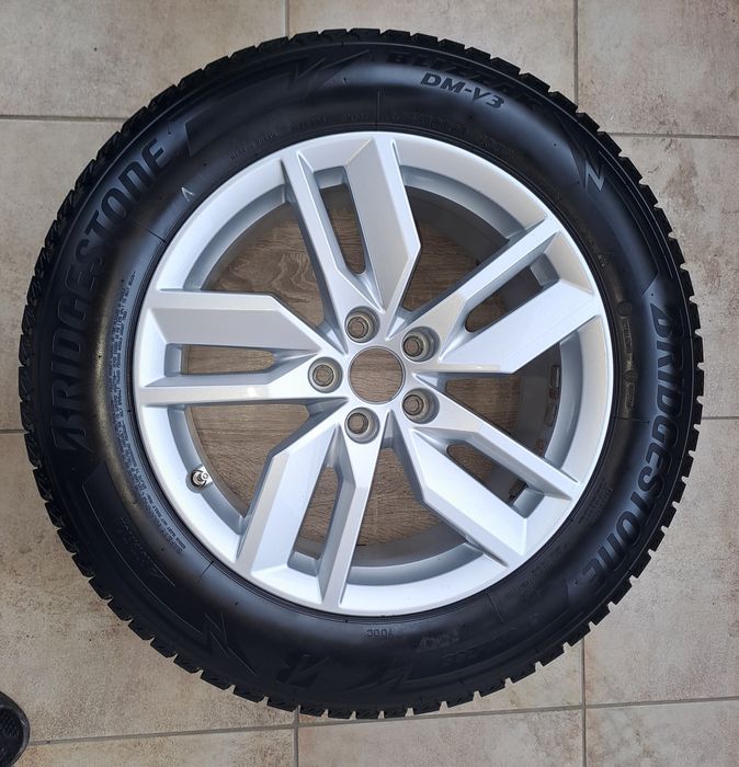 Шини Bridgestone Blizzak DM-V3 235 60 R18