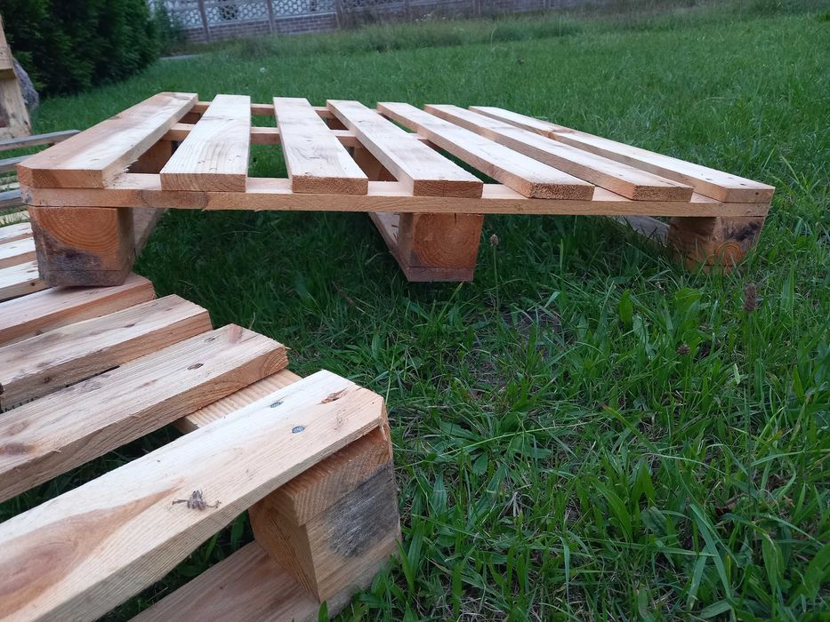 Palety drewniane 100x120, 8 szt, bardzo dobry stan