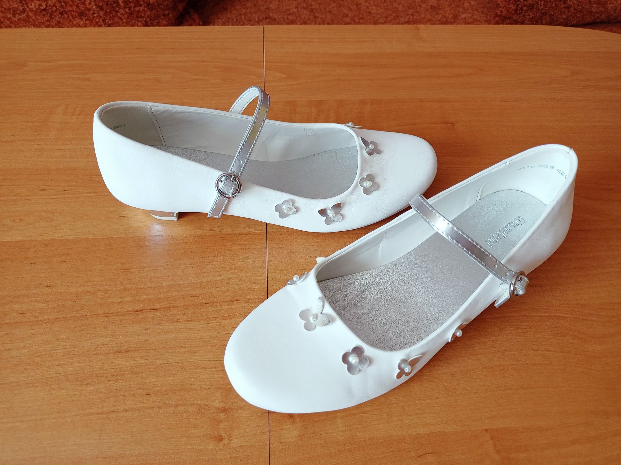 Buty komunijne na koreczku pantofelki r.36