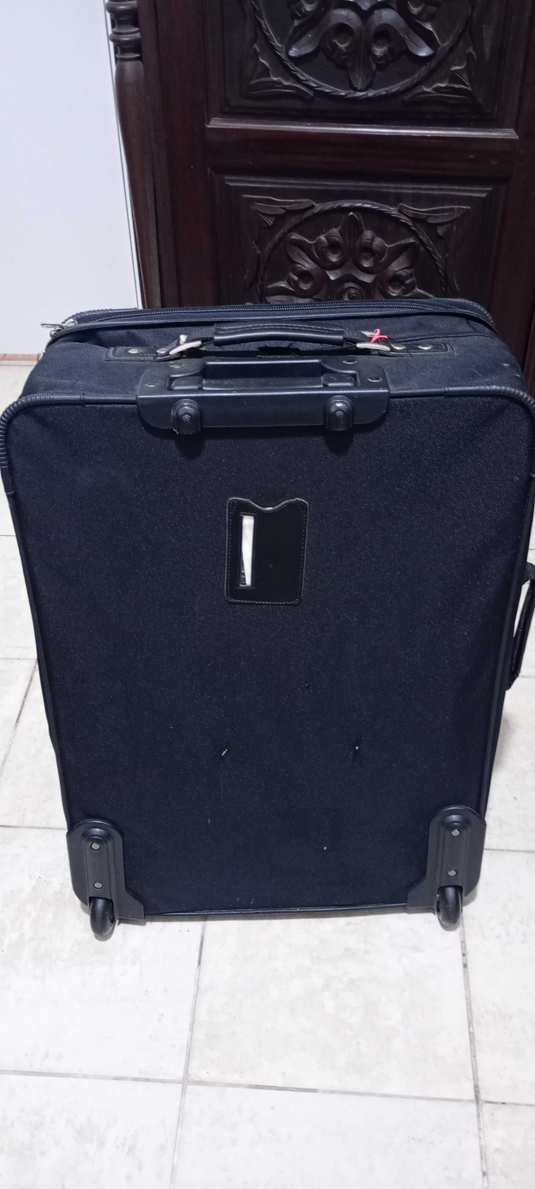 Malas Pierre Cardin e Samsonite grande, leve, com rotas, desconto