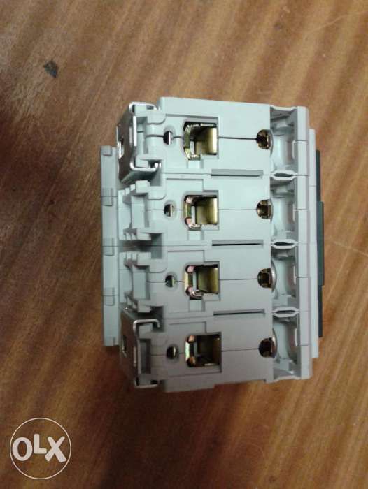 HAGER Disjuntor Tetrapolar 10A MW 410 - TROCO