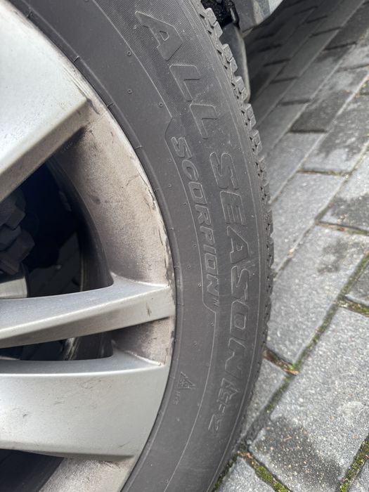 Caloroczne Opony Pirelli Scorpion SF2 - 255/55 R18 (jak nowe)