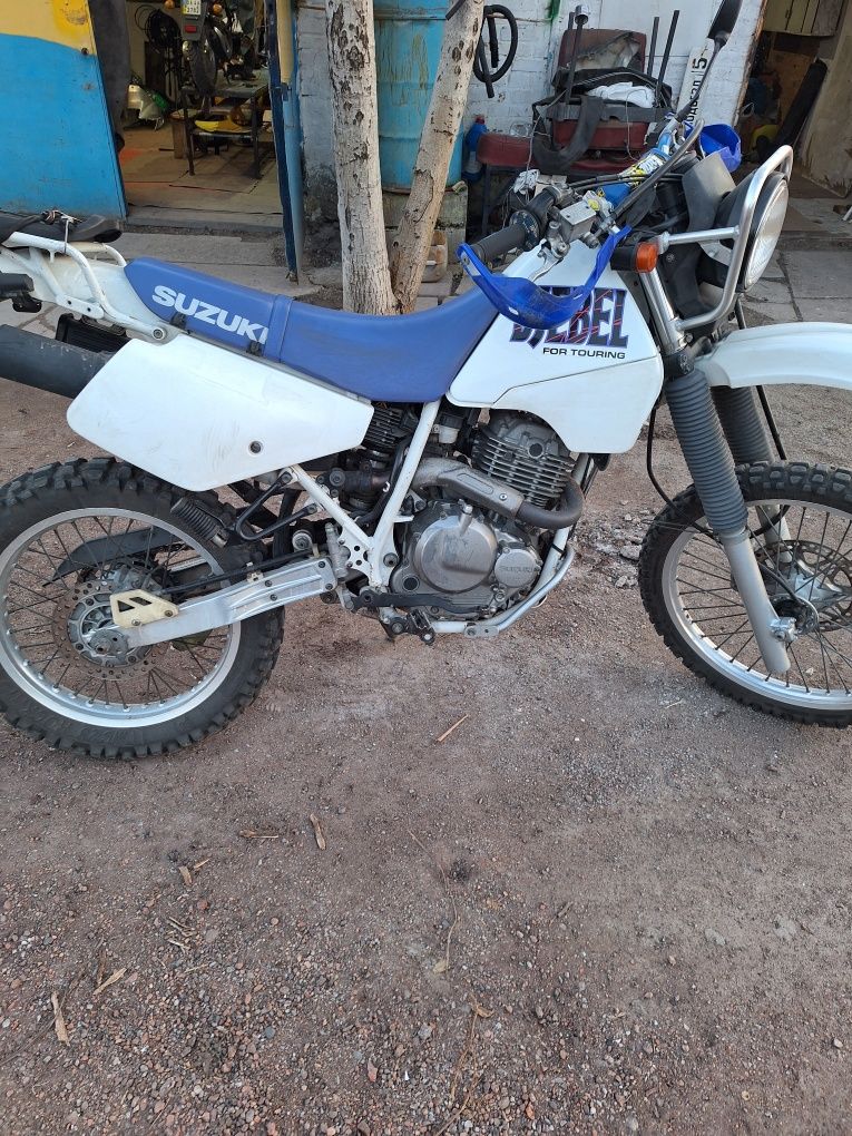 Suzuki Djebel 250