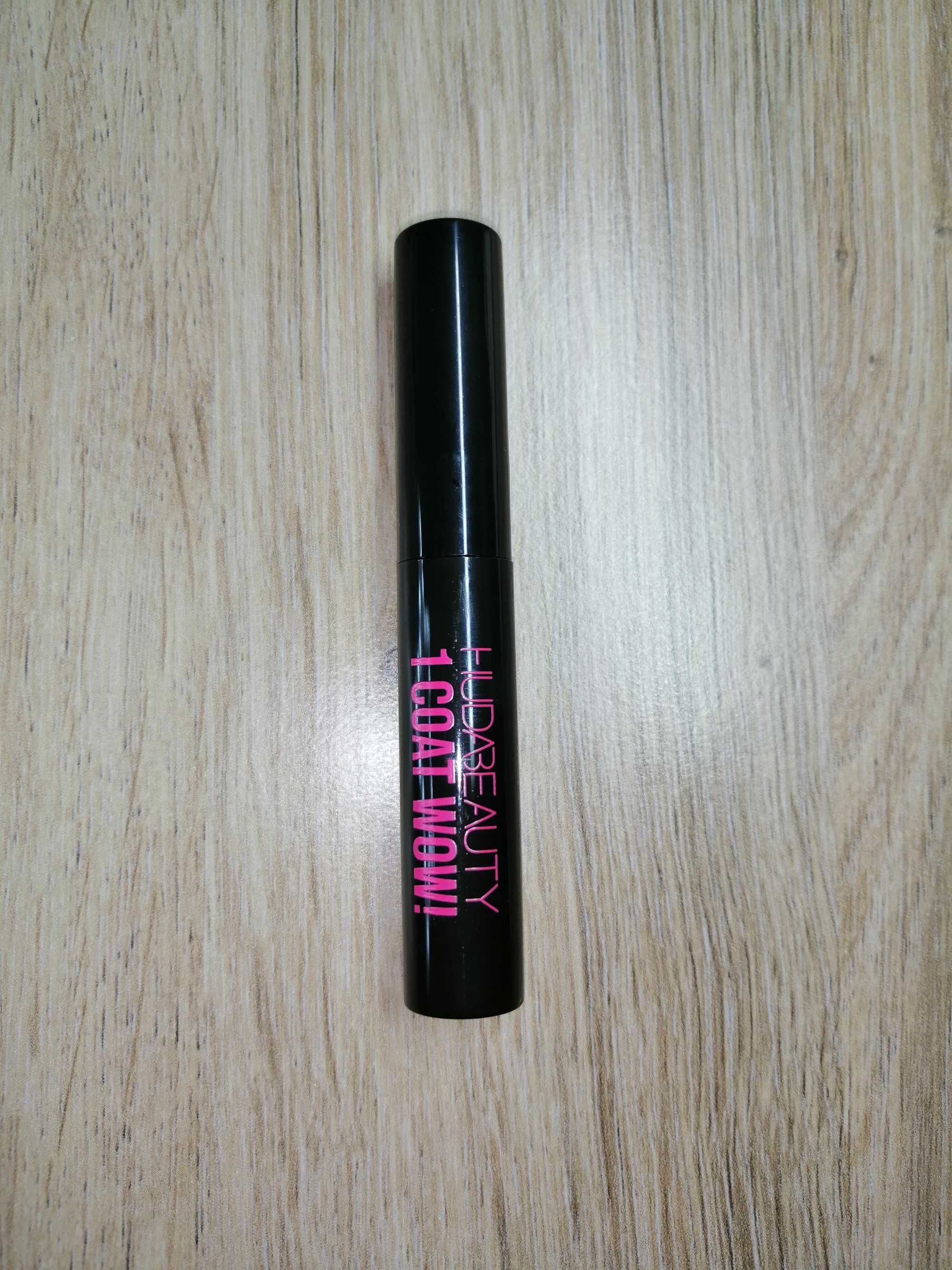 Tusz do rzęs maskara Huda Beauty 1 Coat Wow! Mini travel Size