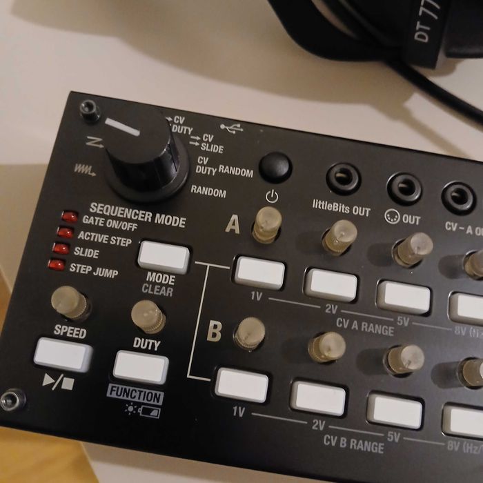 Sequenciador Korg SQ-1