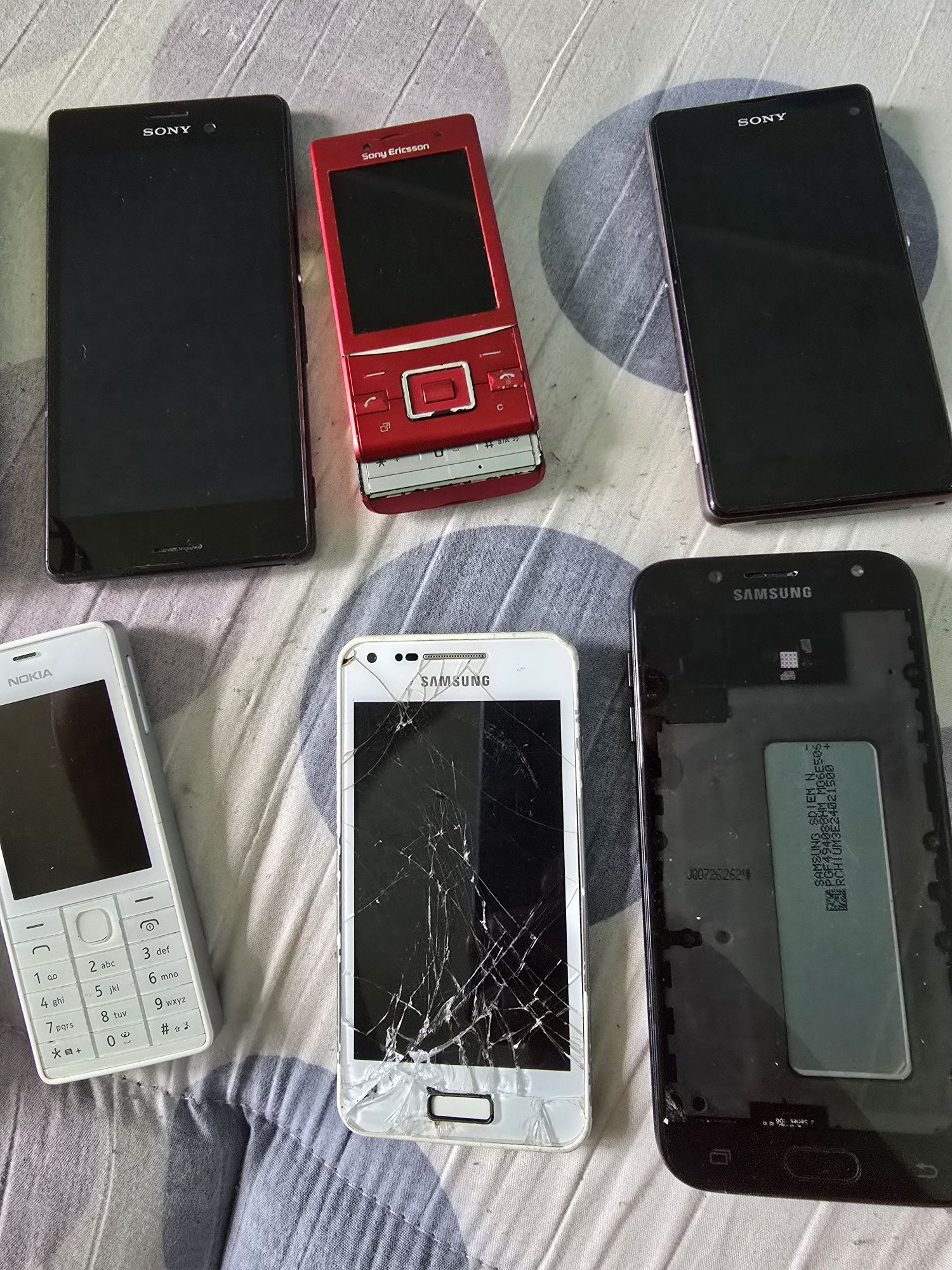 Stare telefony niesprawne uszkodzone na części lg nokia sony samsung
