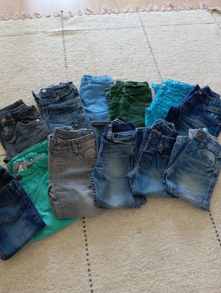 Lote de roupas infantis menino

Descrição: