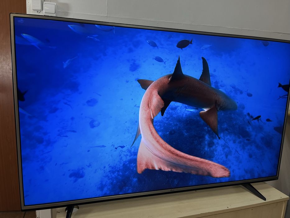 Телевізор LG 60 дюймів 4K UHD Smart HDR Wi-Fi