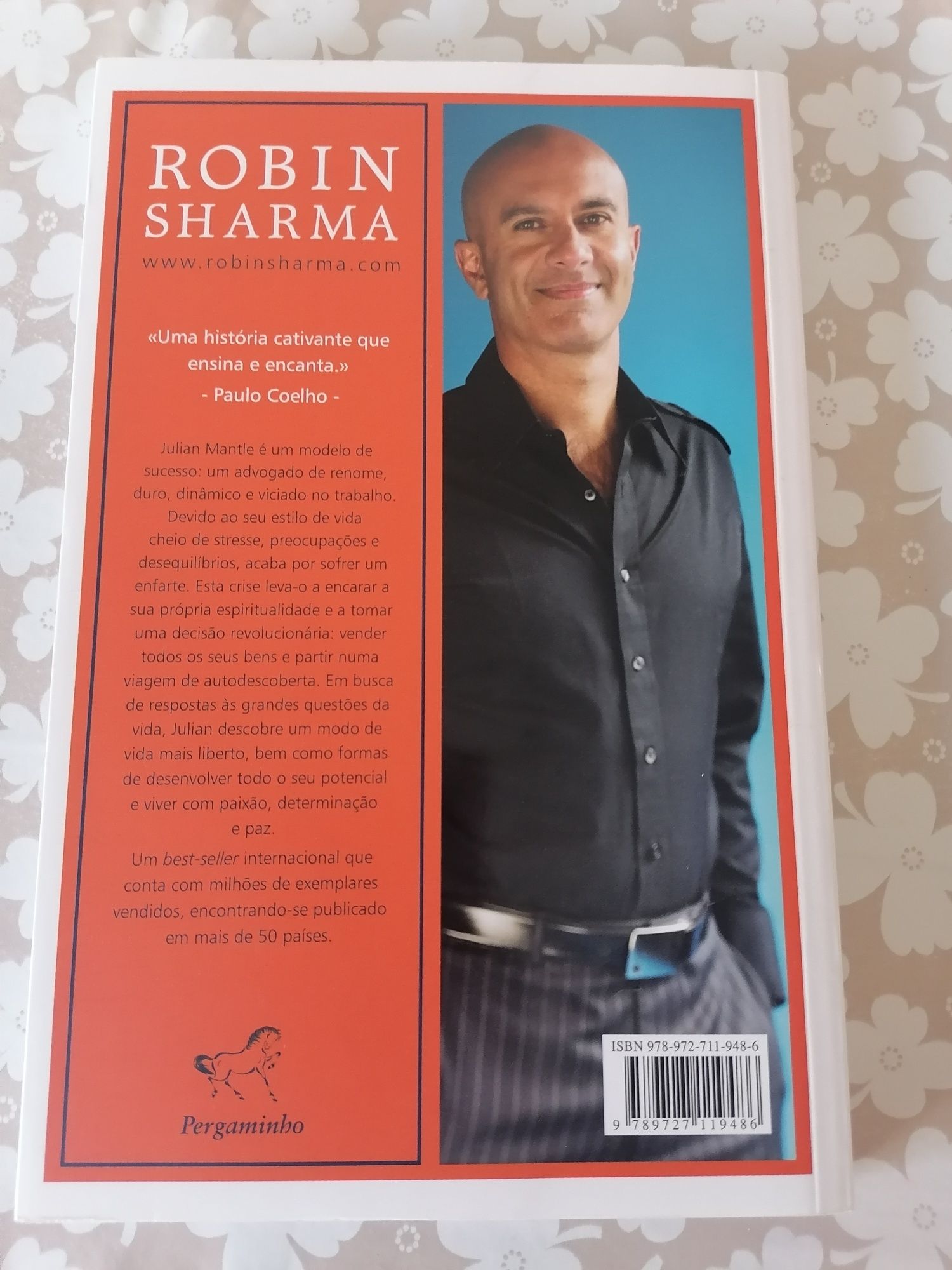 Livro O monge que vendeu o seu Ferrari Robin Sharma