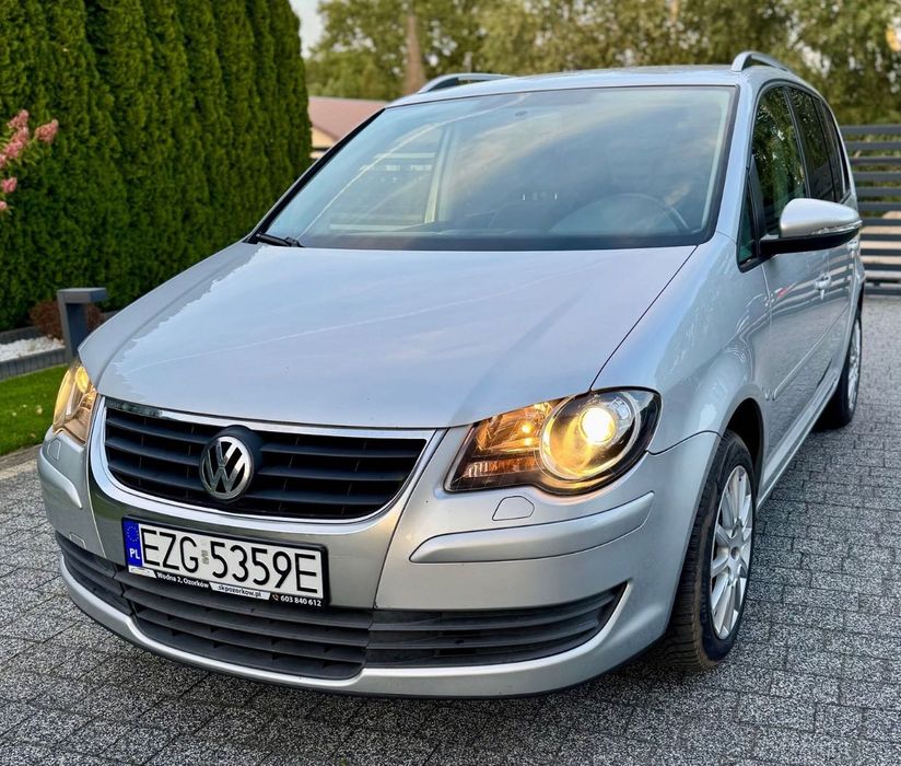 Volkswagen Touran 2010р 2.0 TDI