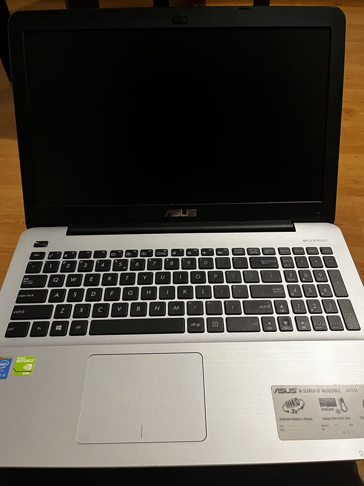 Laptop ASUS X555L