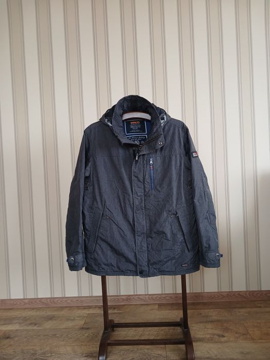 Куртка  муж Bison р L на 52-54 ц 1500 гр оригин. отличное состояние