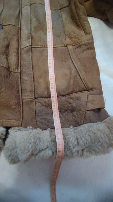 Косуха хлопчача натуральна шкіра, овчина. Не важка, капюшон. Від  134