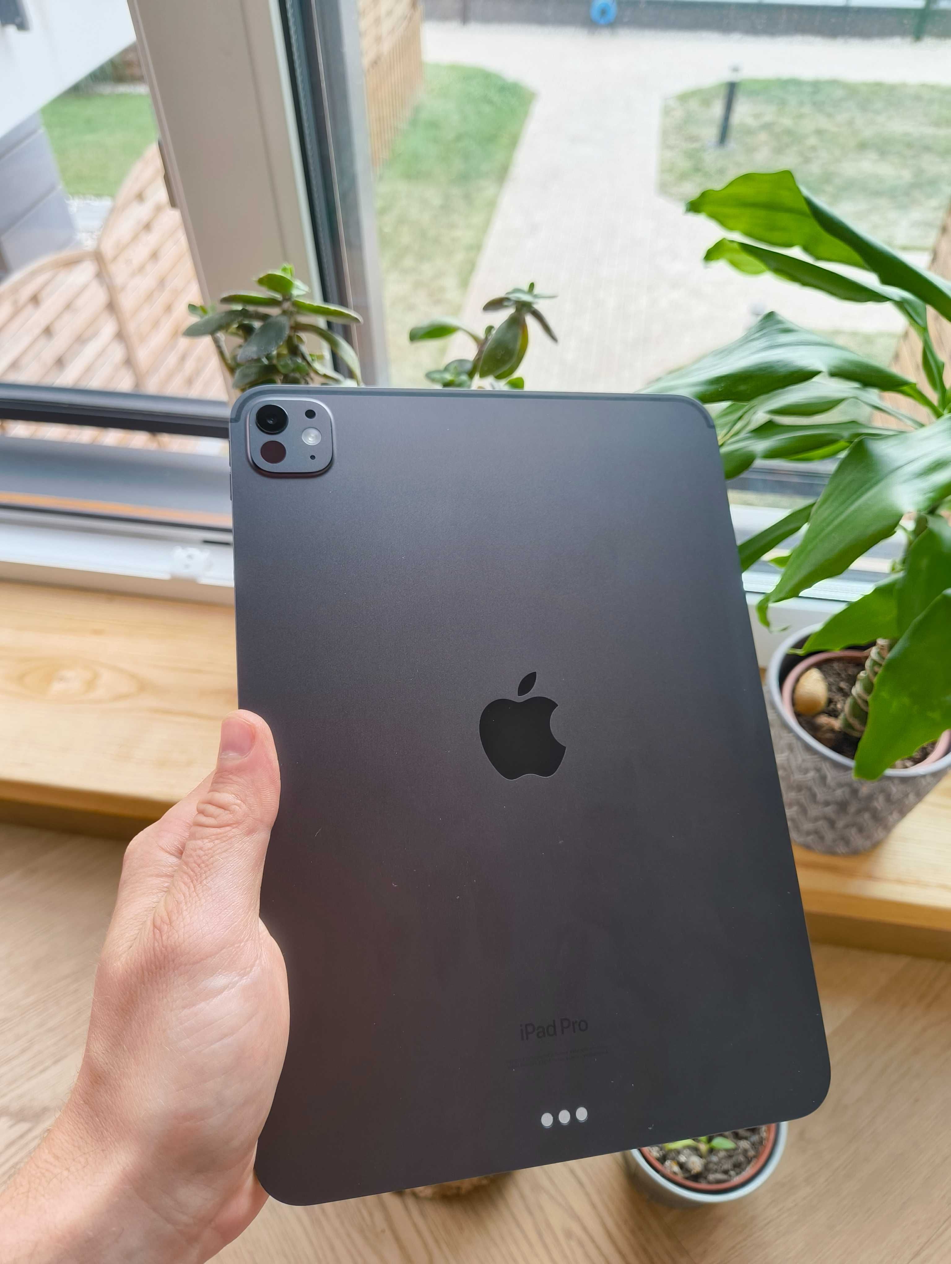 iPad Pro 11" M4, 256 GB, Wi-Fi– najnowsza generacja, stan perfekcyjny!