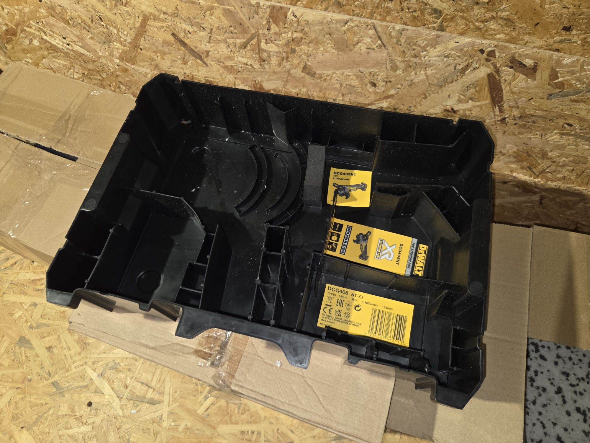 Wkład do walizki DEWALT DCG405NT

X