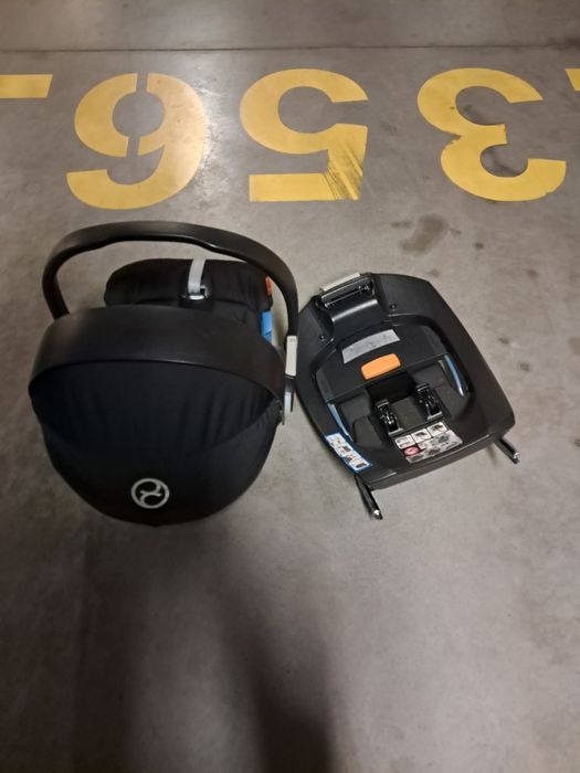 Fotelik Cybex dla niemowlaka/noworodka + baza ISOFIX do fotelika cybex