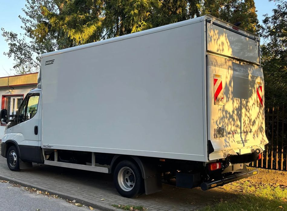 Iveco Daily 35C16  Iveco Daily 35C16 na bliźniakach, winda 750kg, 8EP