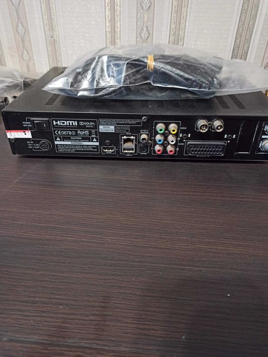 Супутниковий тюнер опенбокс  s4HD PVR. I AZBOX Premium HD.