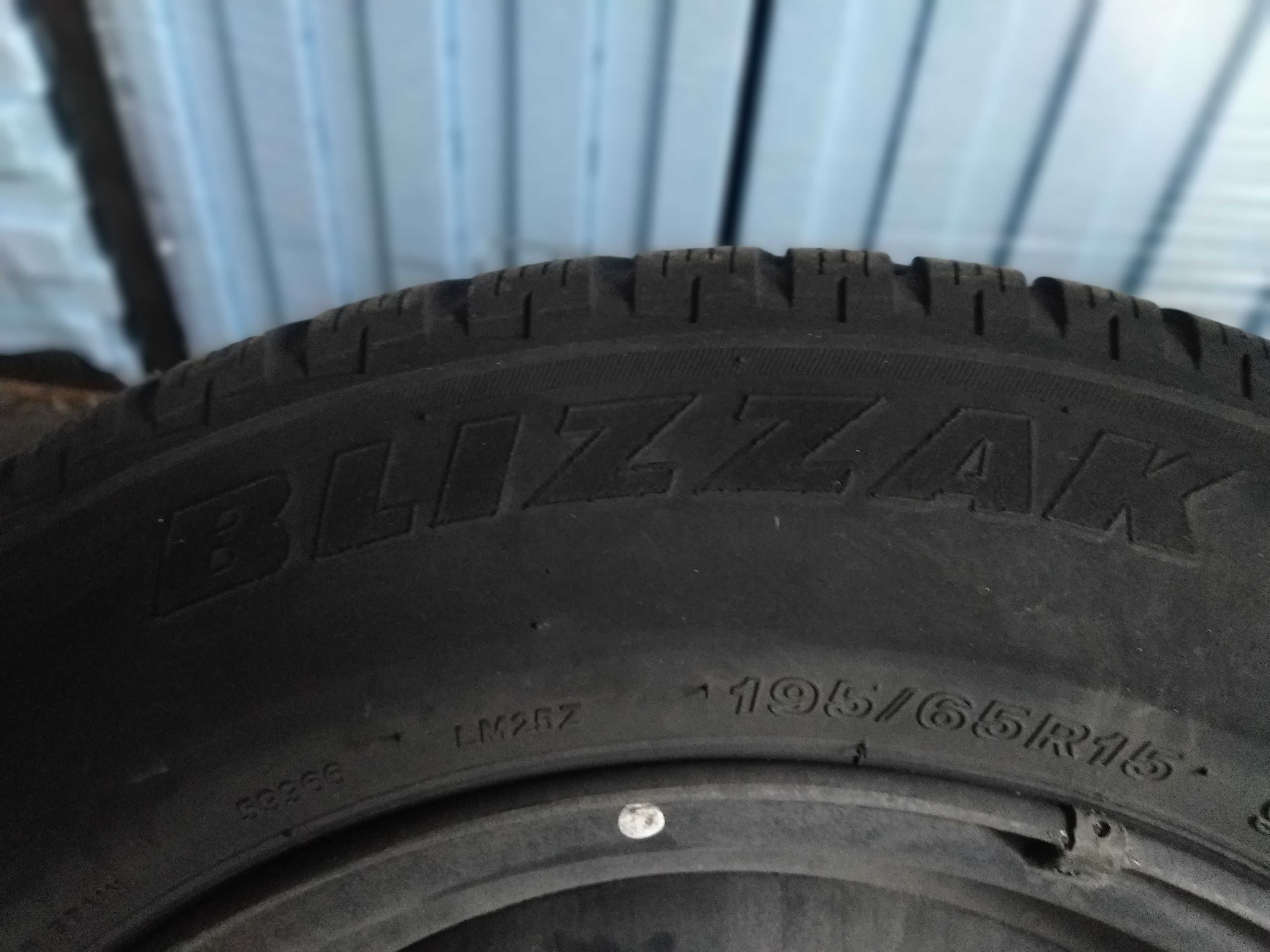 Bridgestone Blizzak LM32 195/65 R15