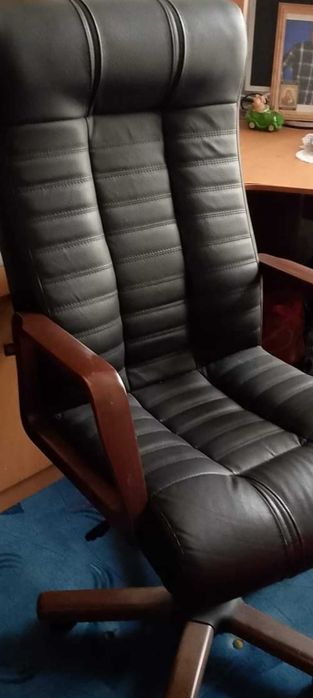 Крісло чорне стан добрий