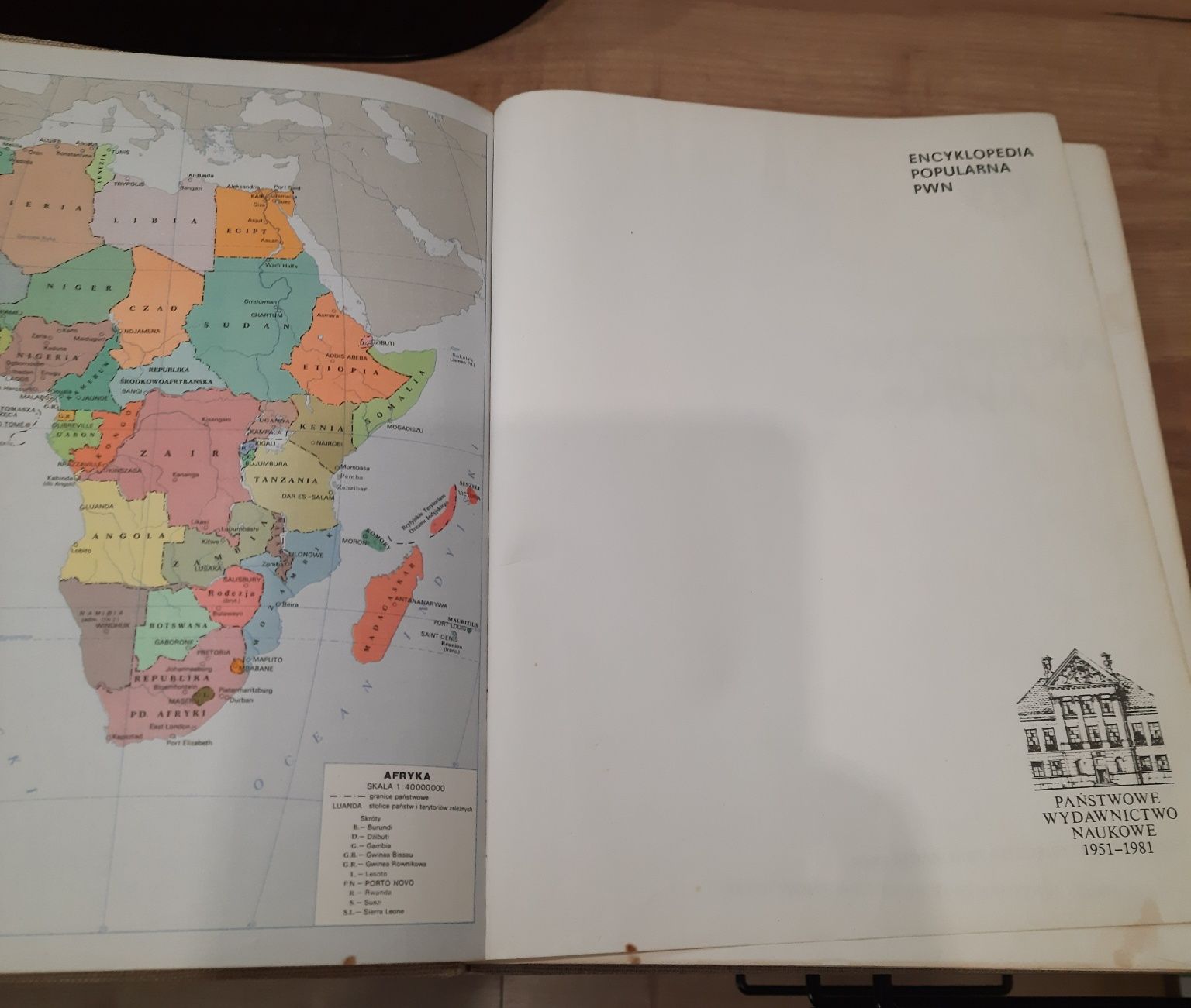 Encyklopedia Popularna PWN z 1980 r.