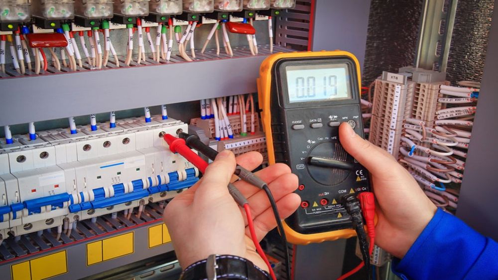 Послуги електрика. АВР. Електромонтаж. Розключення щитів.