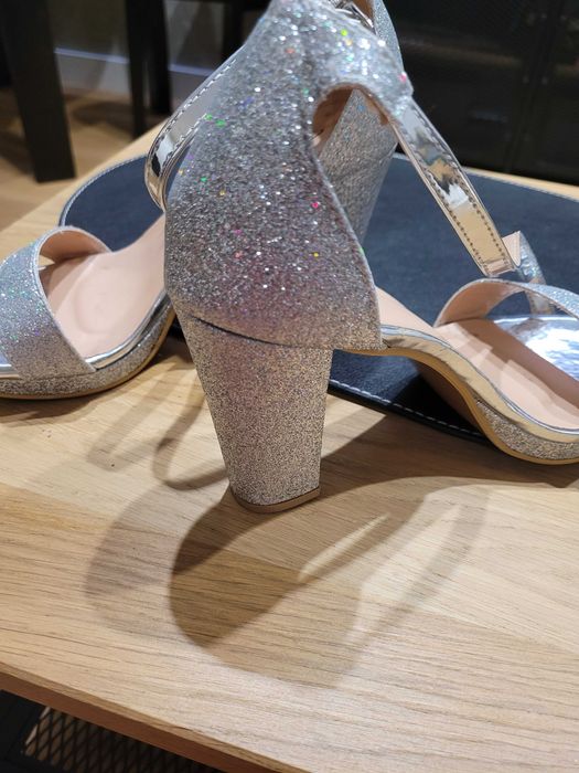 Buty na obcasie damskie