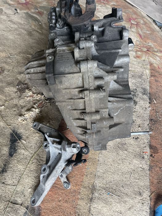 Вольво Продам КПП dizel 2.0  volvo 6ступка