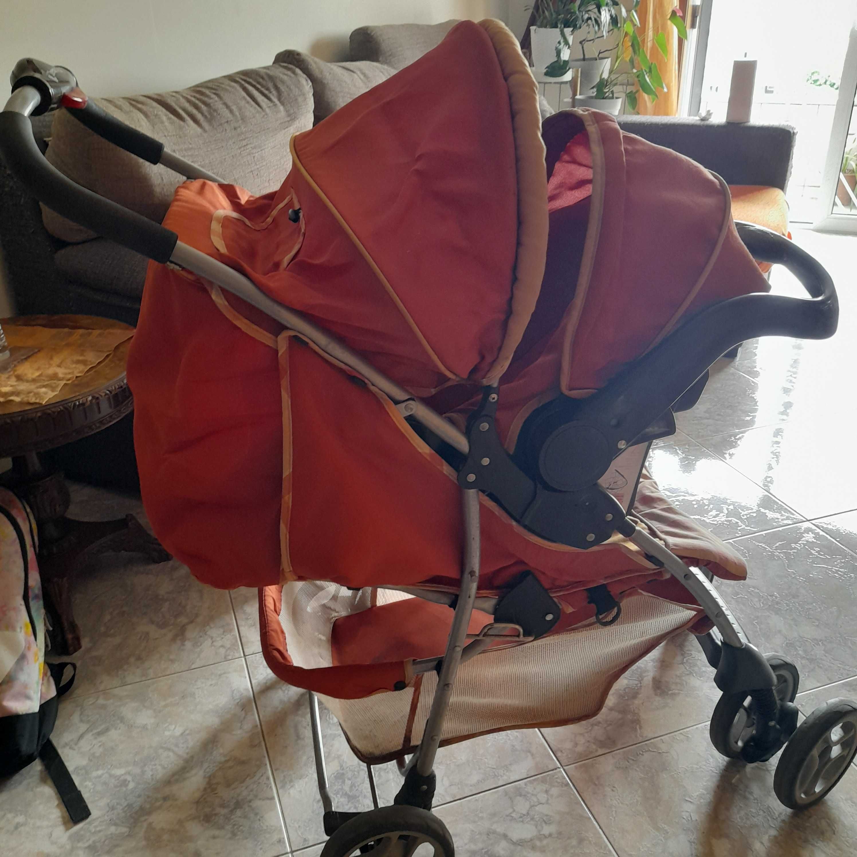 Carrinho de bebé com ovo  zippy